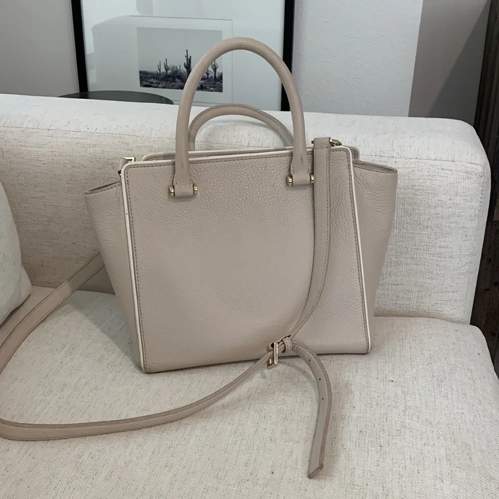 Kate Spade Tote - Picture 2 of 2